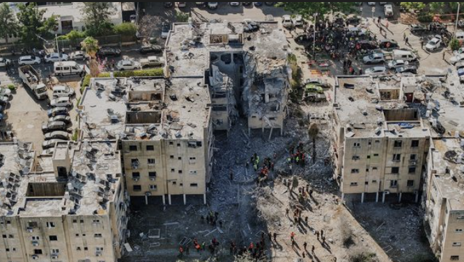 Israel Ancam ‘Lenyapkan’ Khamenei Setelah Israel Digempur Rudal Iran